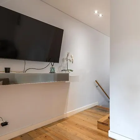 Fancy Duplex W/ Patio By Lovelystay Διαμέρισμα *