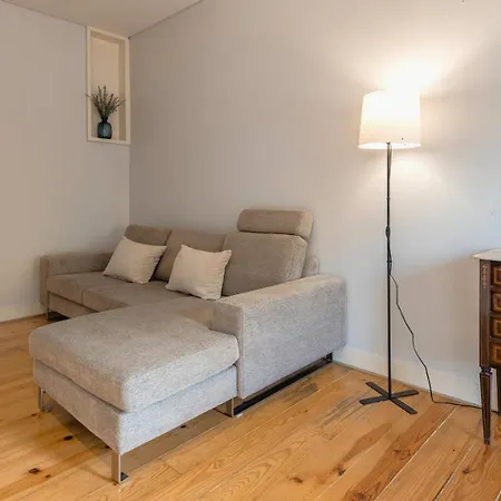 Fancy Duplex W/ Patio By Lovelystay